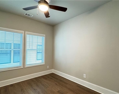 13040 Deerfield Parkway - Photo Thumbnail 2