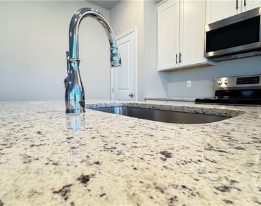 13040 Deerfield Parkway - Photo Thumbnail 6