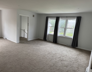 578 Ivy Court - Photo Thumbnail 3