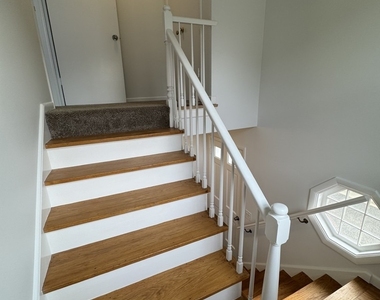 578 Ivy Court - Photo Thumbnail 2
