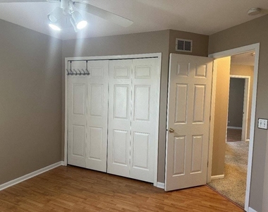 5490 Fox Path Lane - Photo Thumbnail 4
