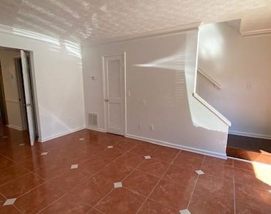 5032 Top Cat Court - Photo Thumbnail 4
