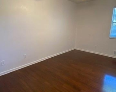 5032 Top Cat Court - Photo Thumbnail 15