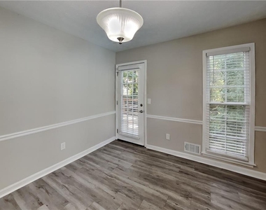 1285 Grayland Hills Drive - Photo Thumbnail 6