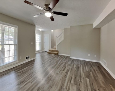 1285 Grayland Hills Drive - Photo Thumbnail 3