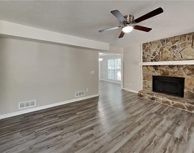 1285 Grayland Hills Drive - Photo Thumbnail 2
