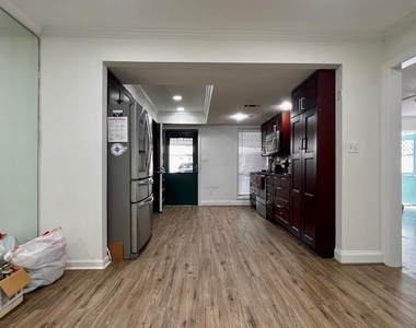 698 Serramonte Drive - Photo Thumbnail 6