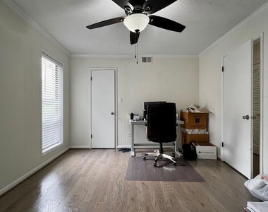 698 Serramonte Drive - Photo Thumbnail 7