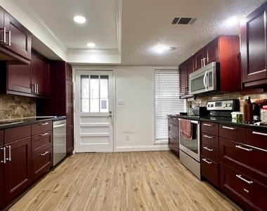 698 Serramonte Drive - Photo Thumbnail 5