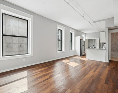 307 W 6th Street - Photo Thumbnail 9