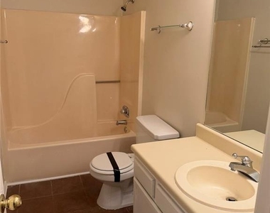 1819 Crescent Hill Drive Nw - Photo Thumbnail 14