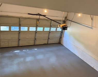 1819 Crescent Hill Drive Nw - Photo Thumbnail 21