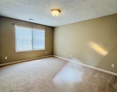 1112 Ekstam Drive - Photo Thumbnail 14