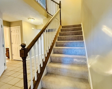 1112 Ekstam Drive - Photo Thumbnail 9