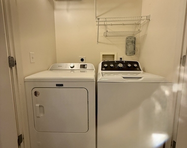1112 Ekstam Drive - Photo Thumbnail 17