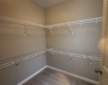 1112 Ekstam Drive - Photo Thumbnail 16