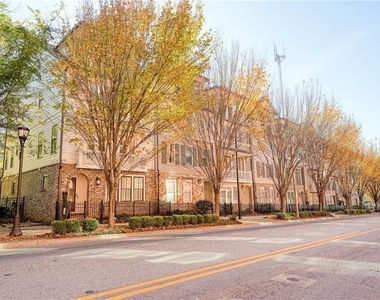 984 Memorial Walk Se - Photo Thumbnail 37