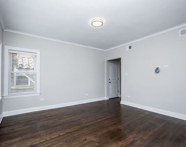 2648 W Lunt Avenue - Photo Thumbnail 1