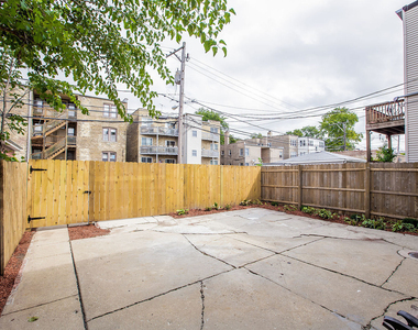 2648 W Lunt Avenue - Photo Thumbnail 19