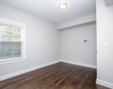 2648 W Lunt Avenue - Photo Thumbnail 10