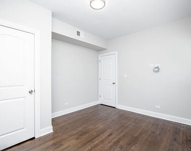 2648 W Lunt Avenue - Photo Thumbnail 12