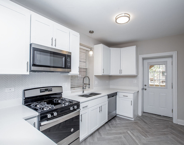2648 W Lunt Avenue - Photo Thumbnail 7
