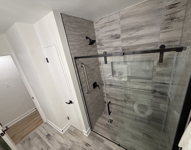 321 N Fairview Avenue - Photo Thumbnail 7