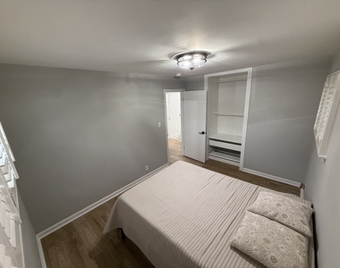 321 N Fairview Avenue - Photo Thumbnail 9