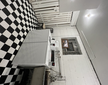 516 W Melrose Street - Photo Thumbnail 9