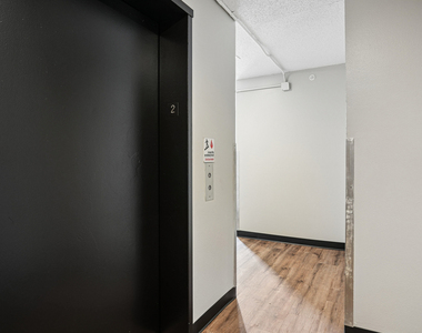 307 W 6th Street - Photo Thumbnail 13