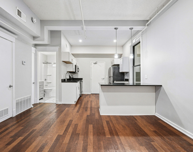 307 W 6th Street - Photo Thumbnail 6