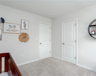 607 Runnel Drive - Photo Thumbnail 23