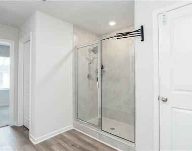 607 Runnel Drive - Photo Thumbnail 5