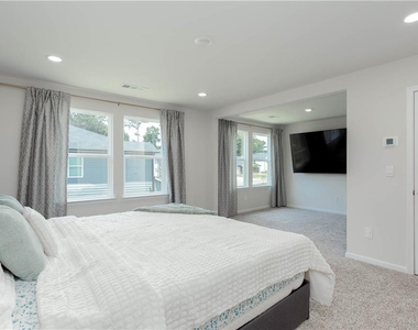 607 Runnel Drive - Photo Thumbnail 14