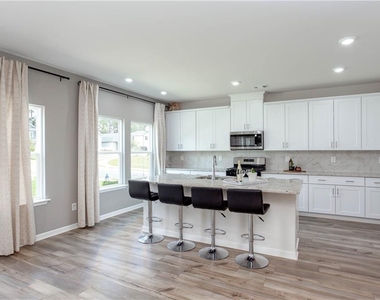 607 Runnel Drive - Photo Thumbnail 35