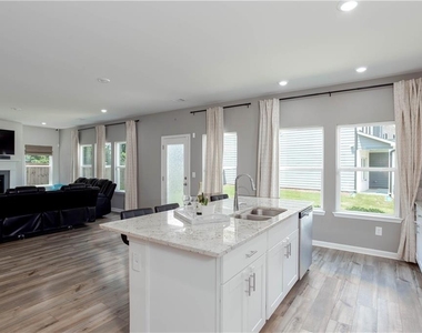 607 Runnel Drive - Photo Thumbnail 36
