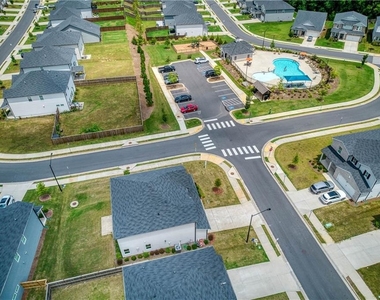 607 Runnel Drive - Photo Thumbnail 3