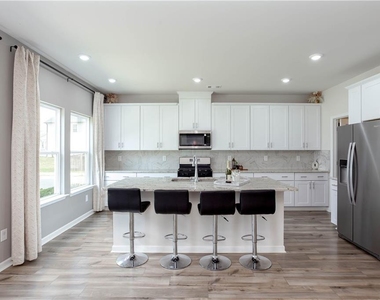 607 Runnel Drive - Photo Thumbnail 33