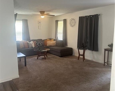1173 Moton Avenue - Photo Thumbnail 3