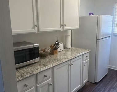 1173 Moton Avenue - Photo Thumbnail 6