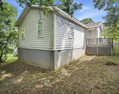 1173 Moton Avenue - Photo Thumbnail 21