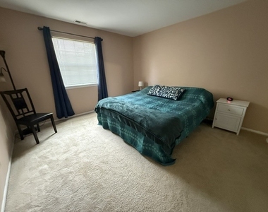 37 Gant Circle - Photo Thumbnail 14