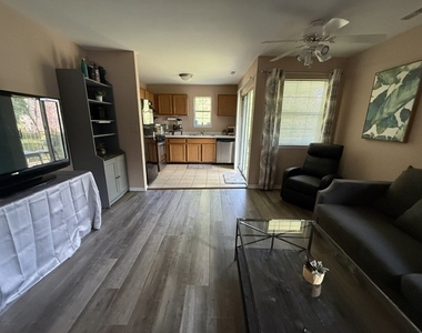 37 Gant Circle - Photo Thumbnail 6