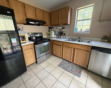 37 Gant Circle - Photo Thumbnail 10