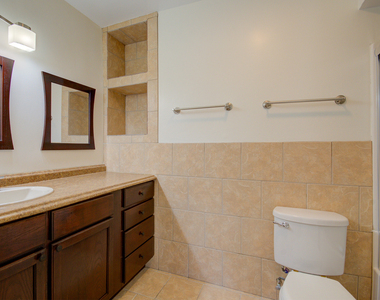 2210 Country Club Drive - Photo Thumbnail 9