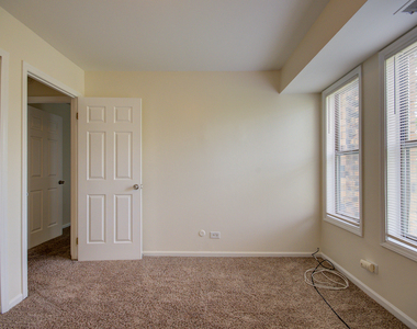2210 Country Club Drive - Photo Thumbnail 12