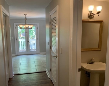 831 Clairemont Avenue - Photo Thumbnail 11