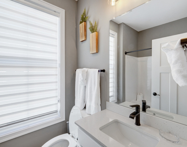 212 Great Loop East Drive - Photo Thumbnail 6