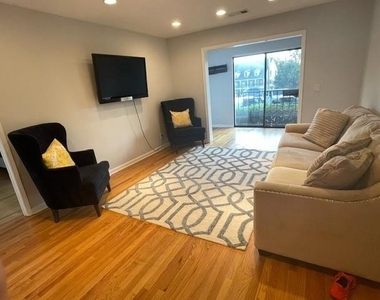 2657 Lenox Road Ne - Photo Thumbnail 2