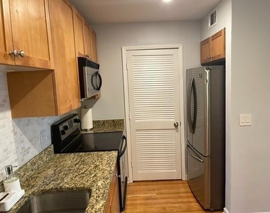 2657 Lenox Road Ne - Photo Thumbnail 7